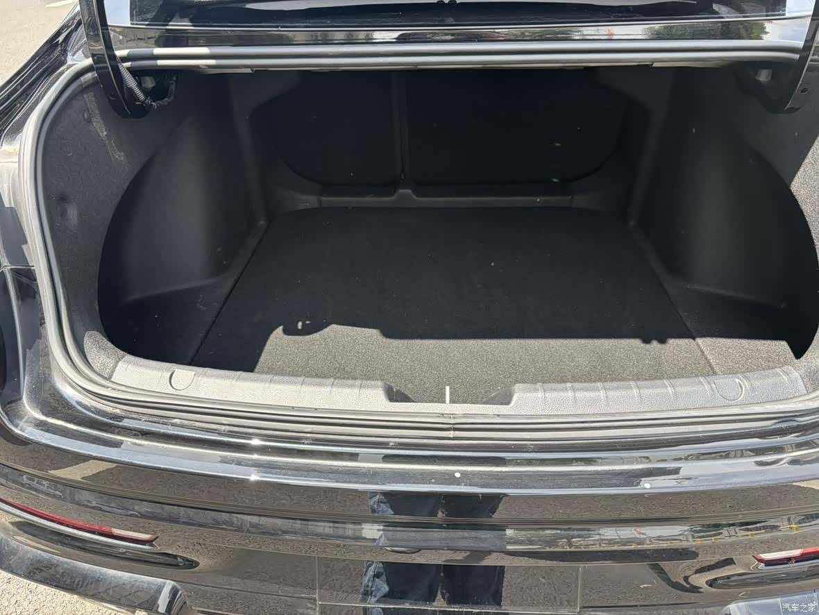 Geely Preface, 2025 11