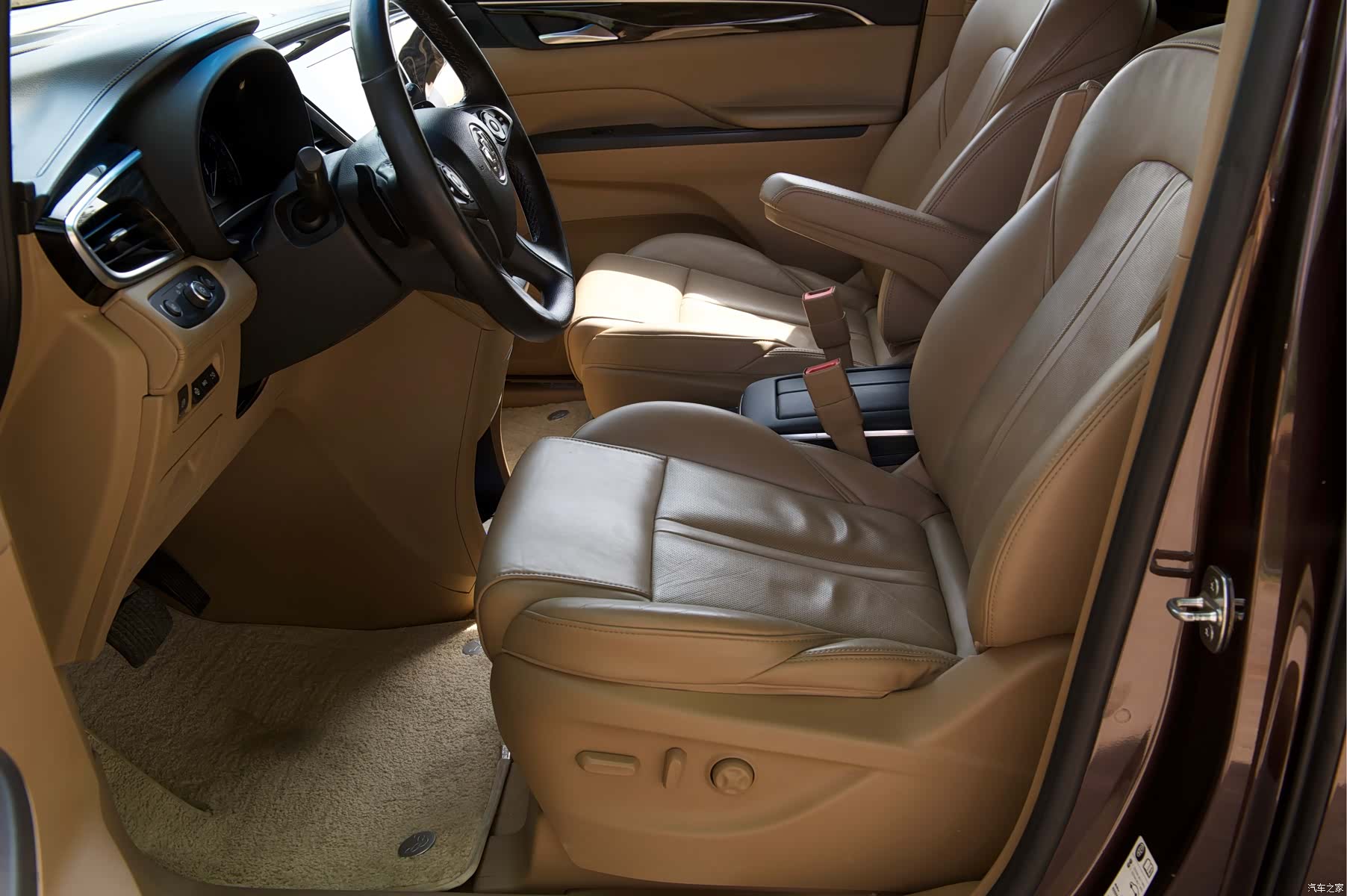 Buick GL8, 2018 3