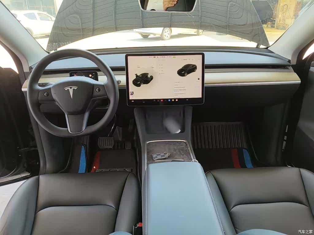 Tesla Model Y, 2023 10
