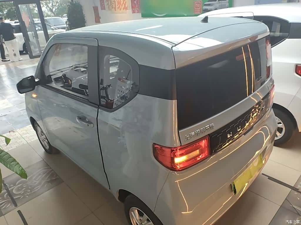 Wuling MINIEV, 2020 все фото