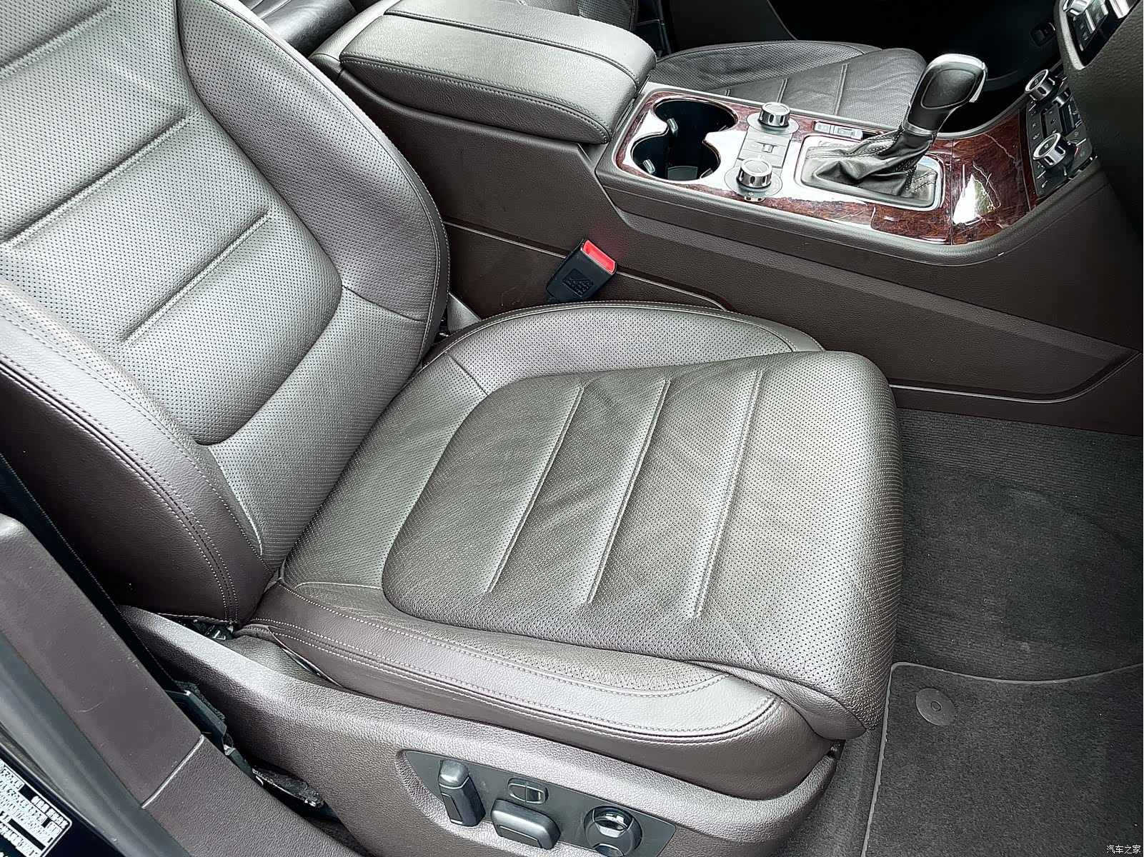 Volkswagen Touareg, 2015 12