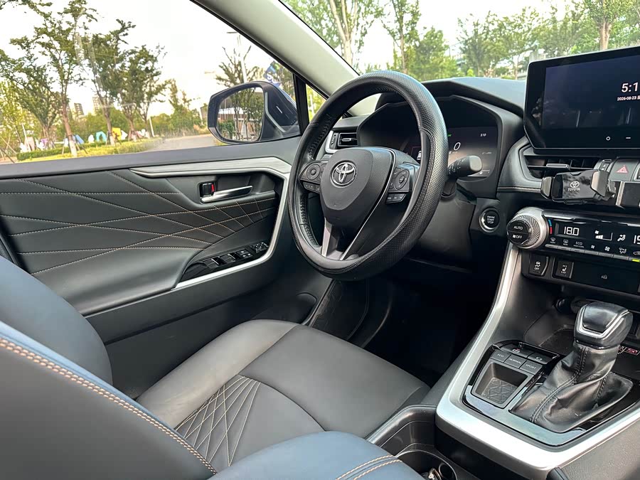 Toyota RAV4 2025, фото 11