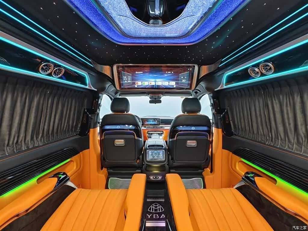 Mercedes-Benz 7, 2023 16