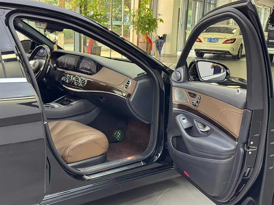 Mercedes-Benz S-class Mercedes-Benz S-class