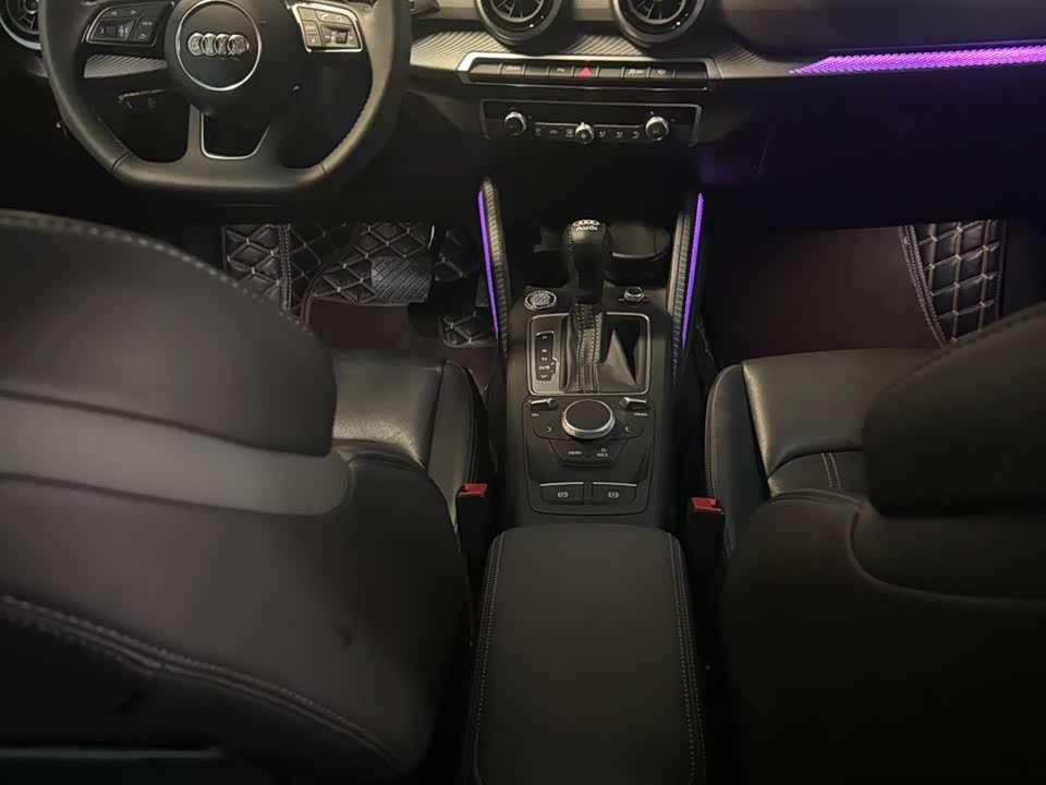 Audi Q2L