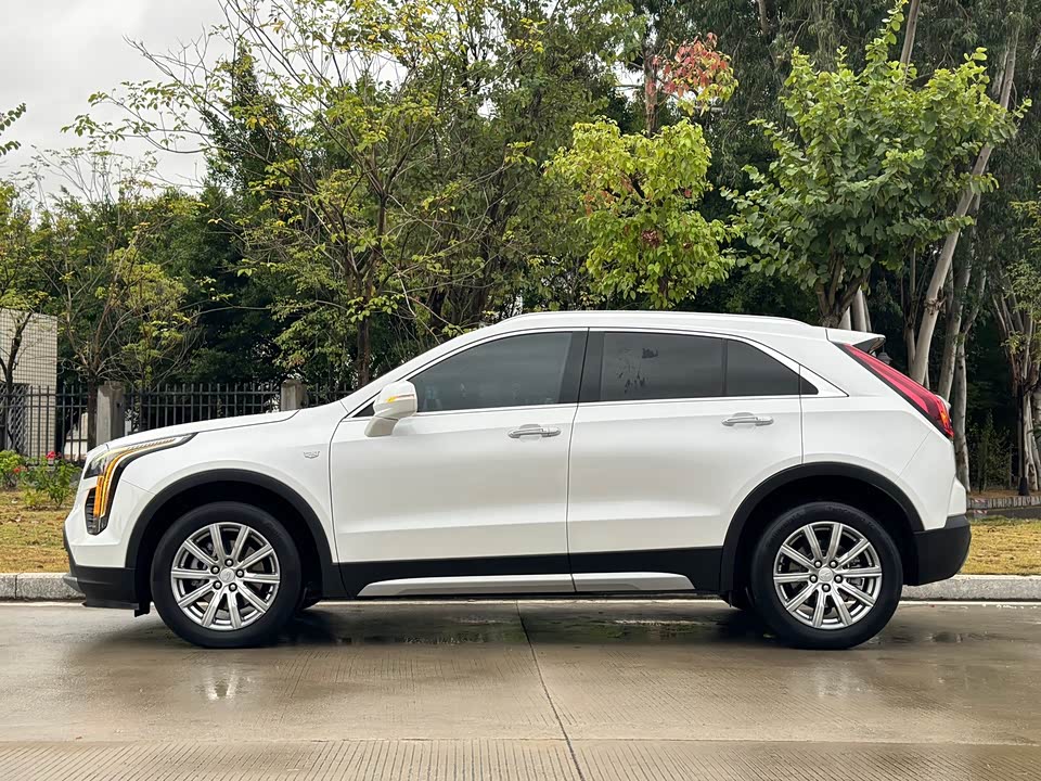 Cadillac XT4
