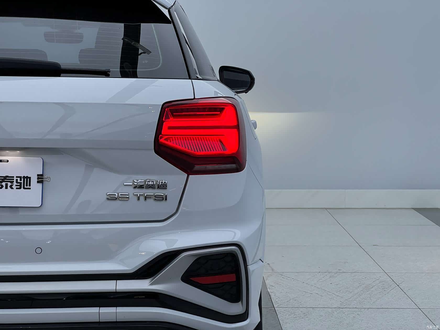 Audi Q2L, 2022 все фото