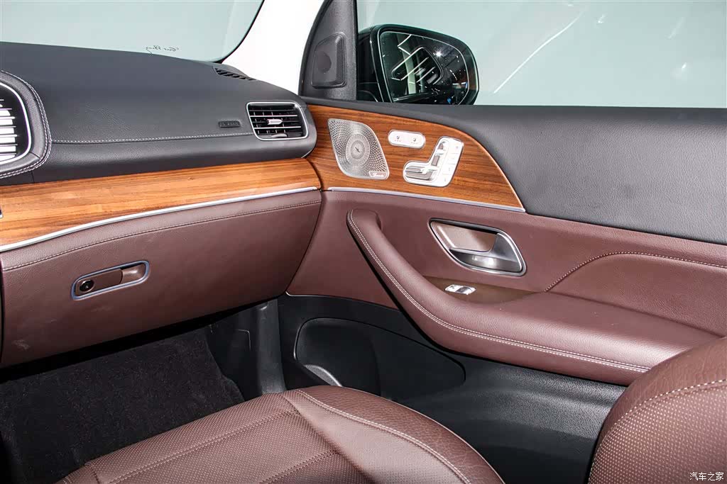Mercedes-Benz GLS, 2024 23