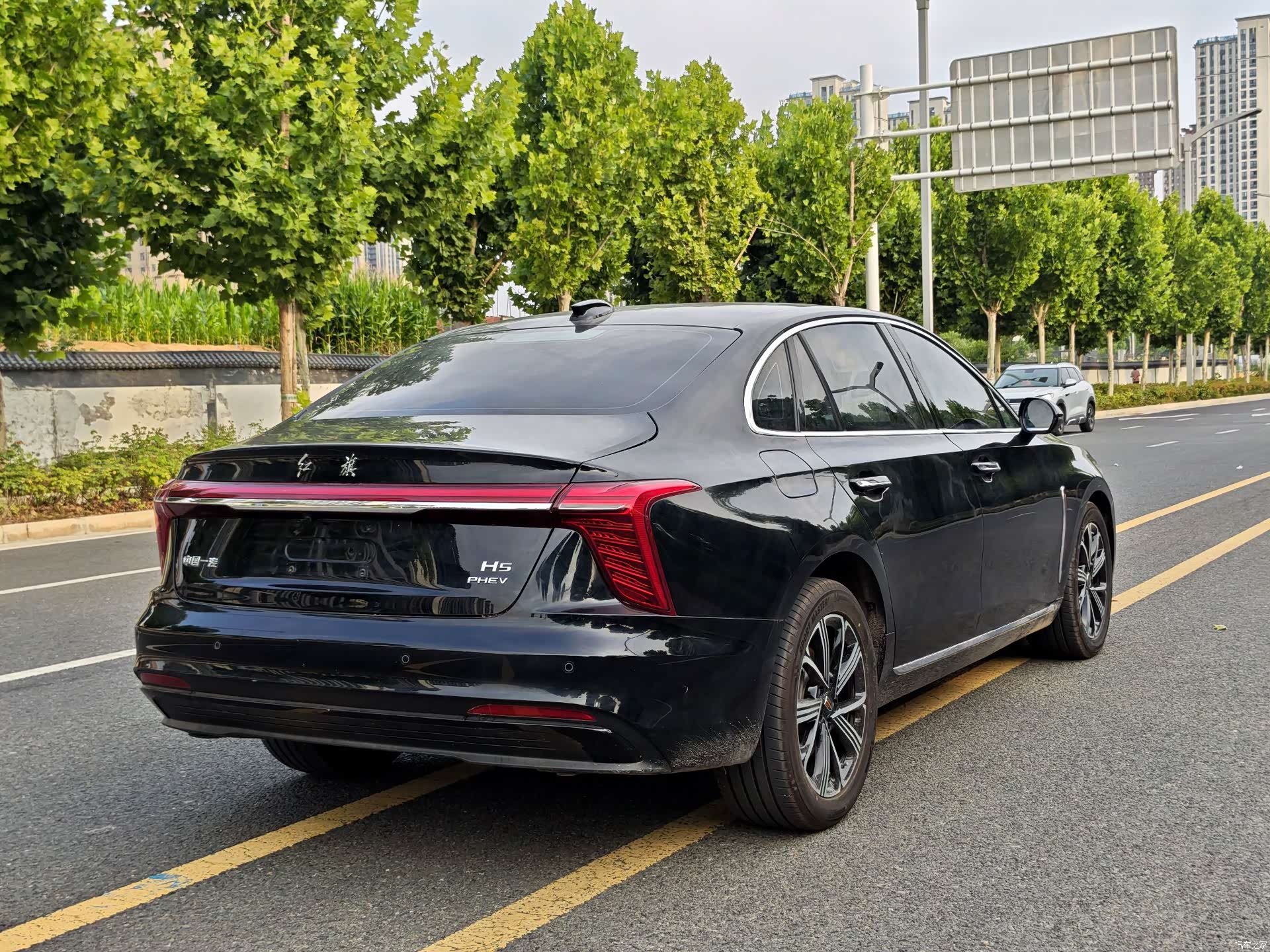 Hongqi H5, 2025 6