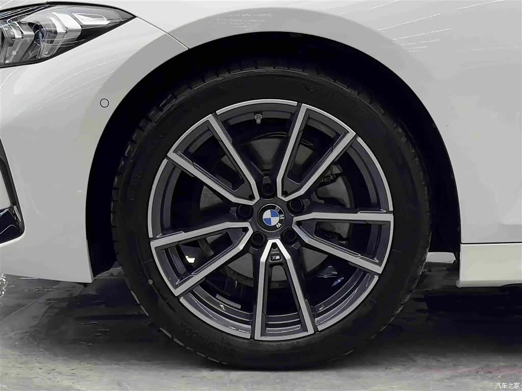 BMW 3 Series, 2025 4