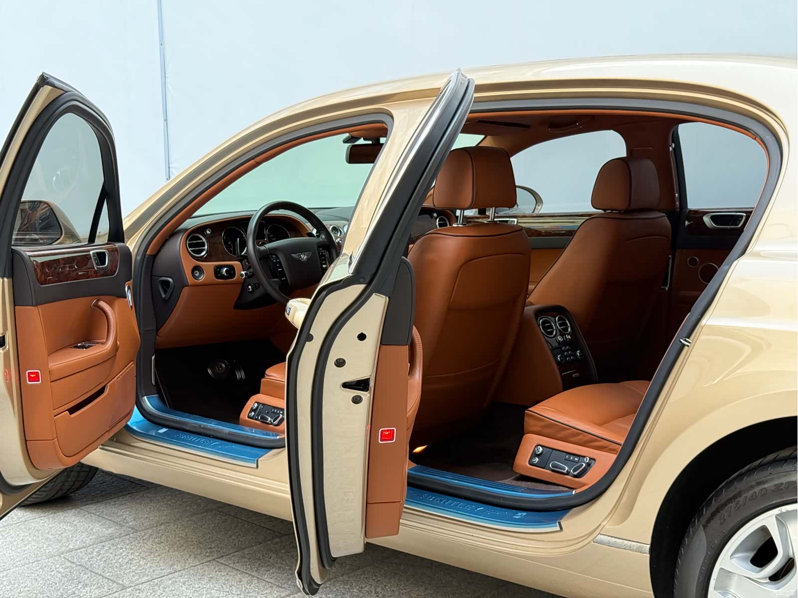 Bentley Flying Spur, 2012 8