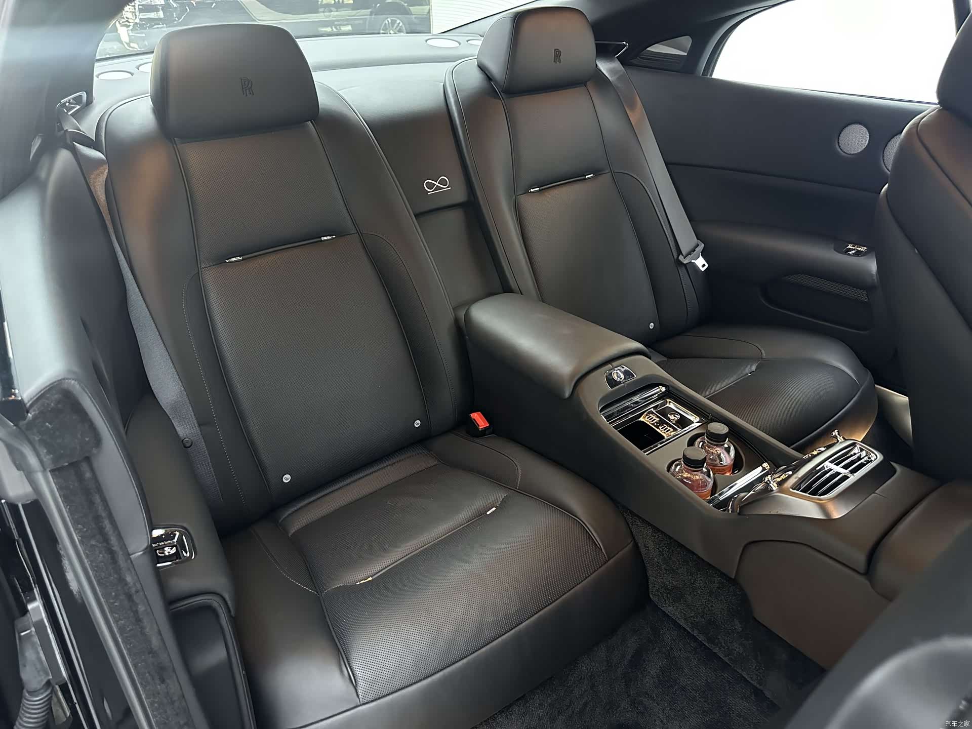 Rolls-Royce Wraith, 2017 13