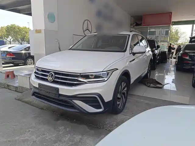 Volkswagen Tiguan L 2022 — купить из Китая под заказ