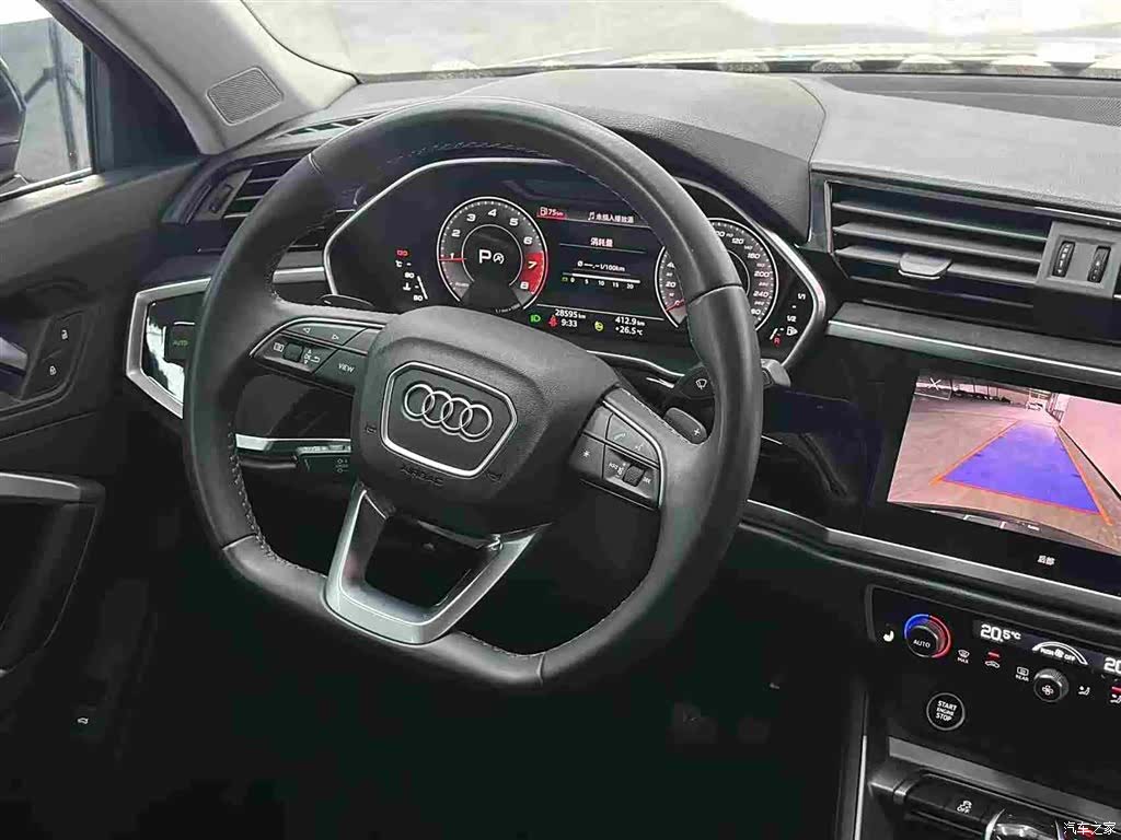 Audi Q3, 2022 11