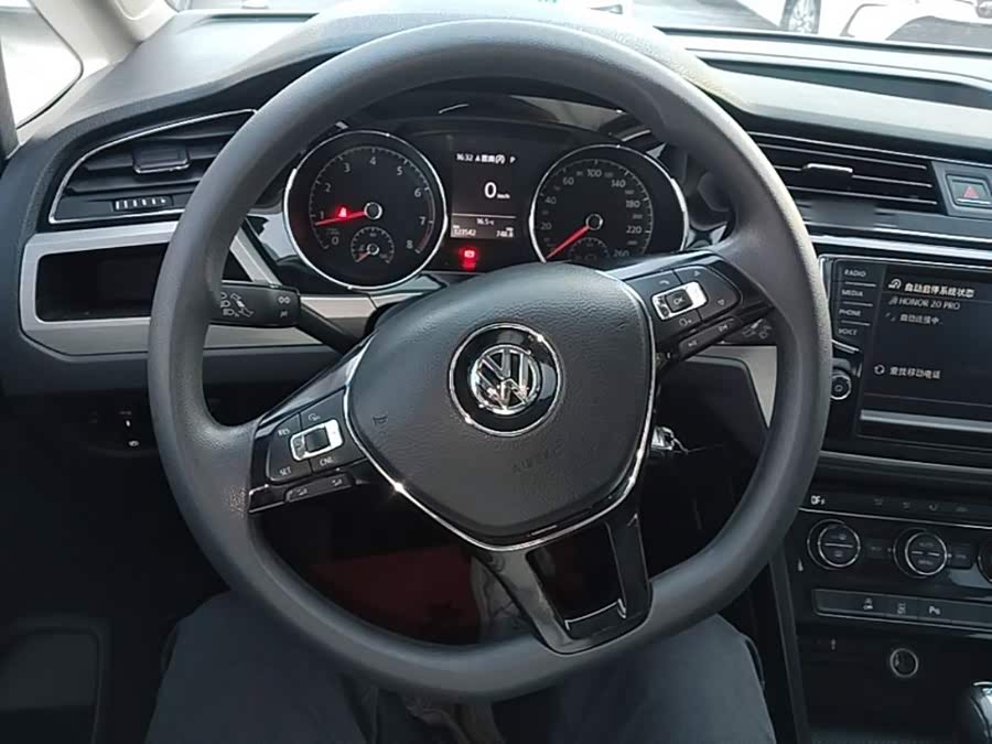 Volkswagen Touran 2018, фото 10