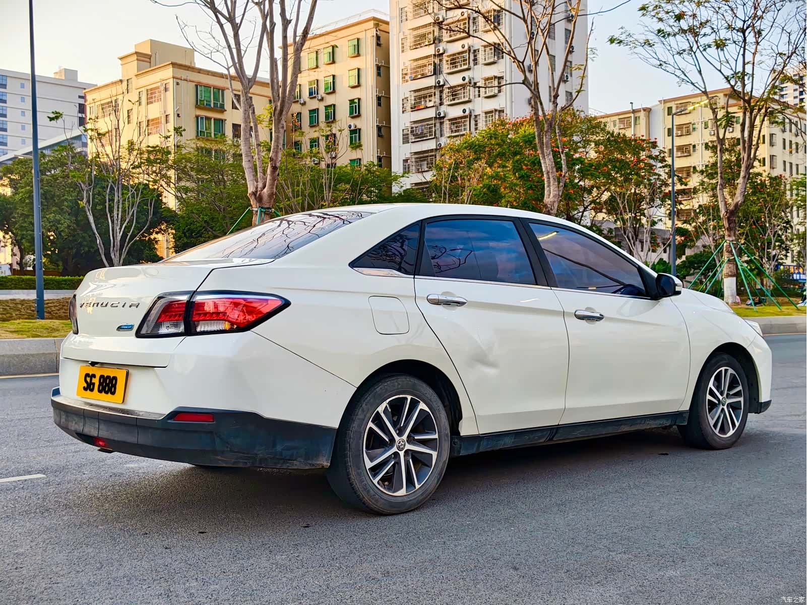 Nissan D60, 2018 9