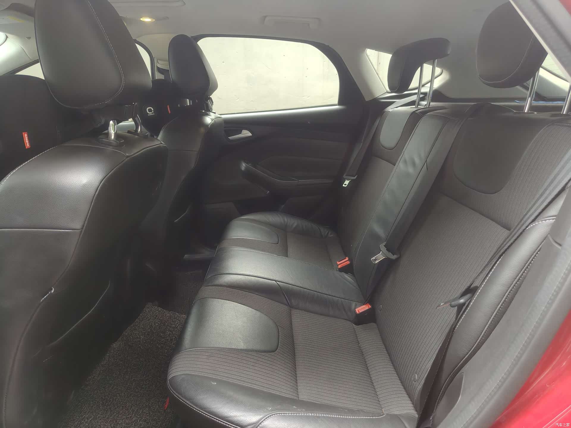 Ford Focus, 2014 9
