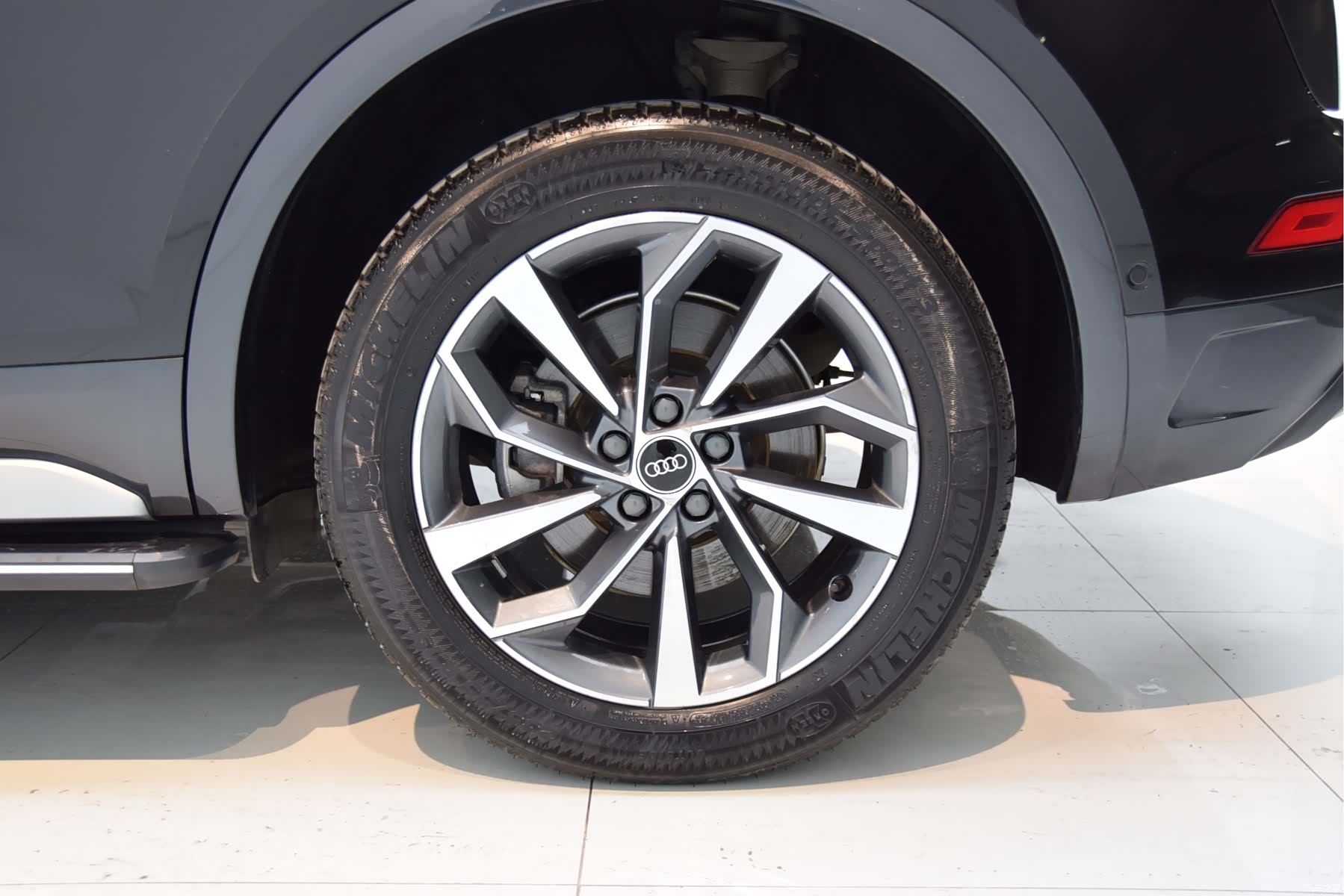 Audi Q5L, 2023 19