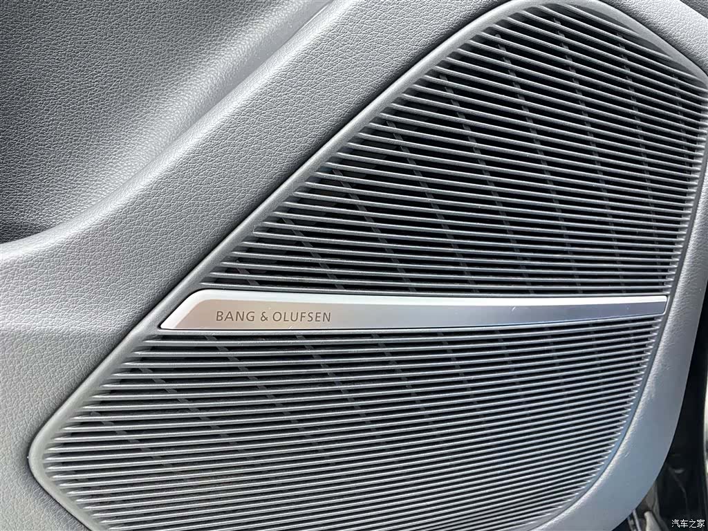 Audi Q8, 2022 22