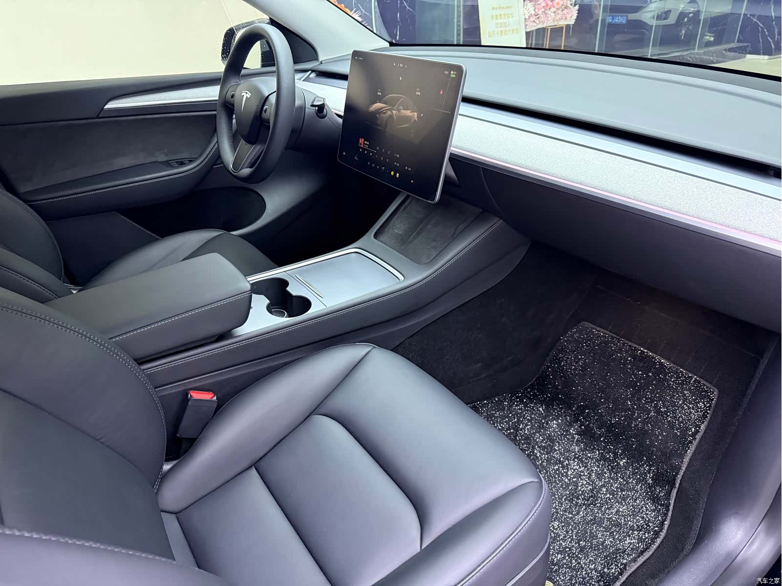 Tesla Model Y, 2024 14
