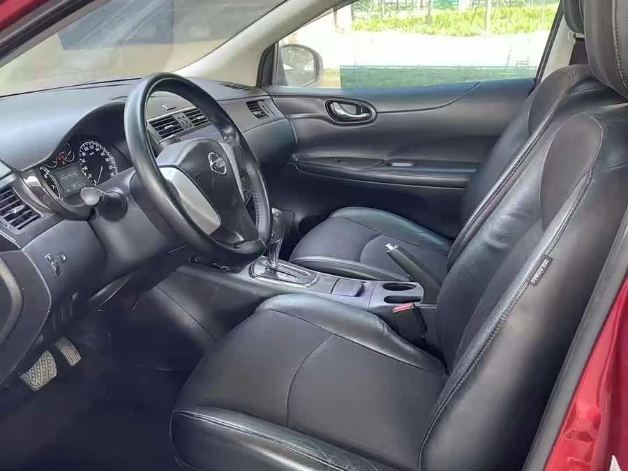 Nissan Tiida 2013, фото 5