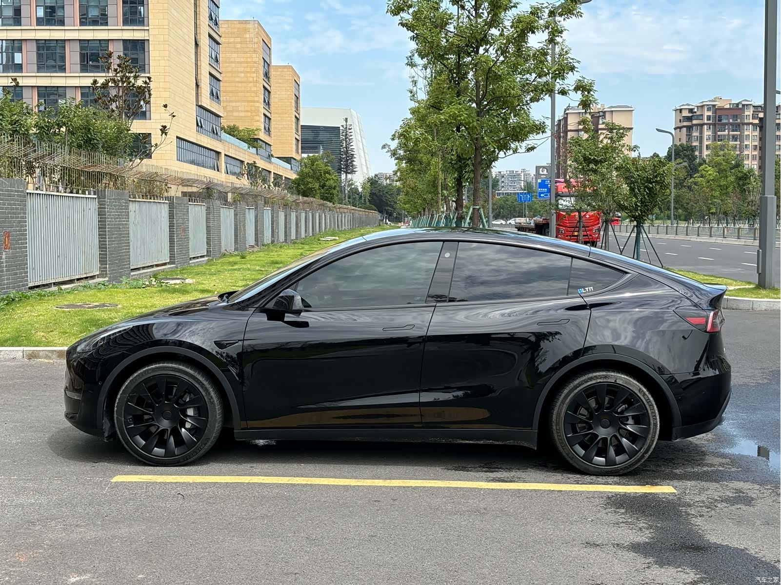 Tesla Model Y, 2022 14