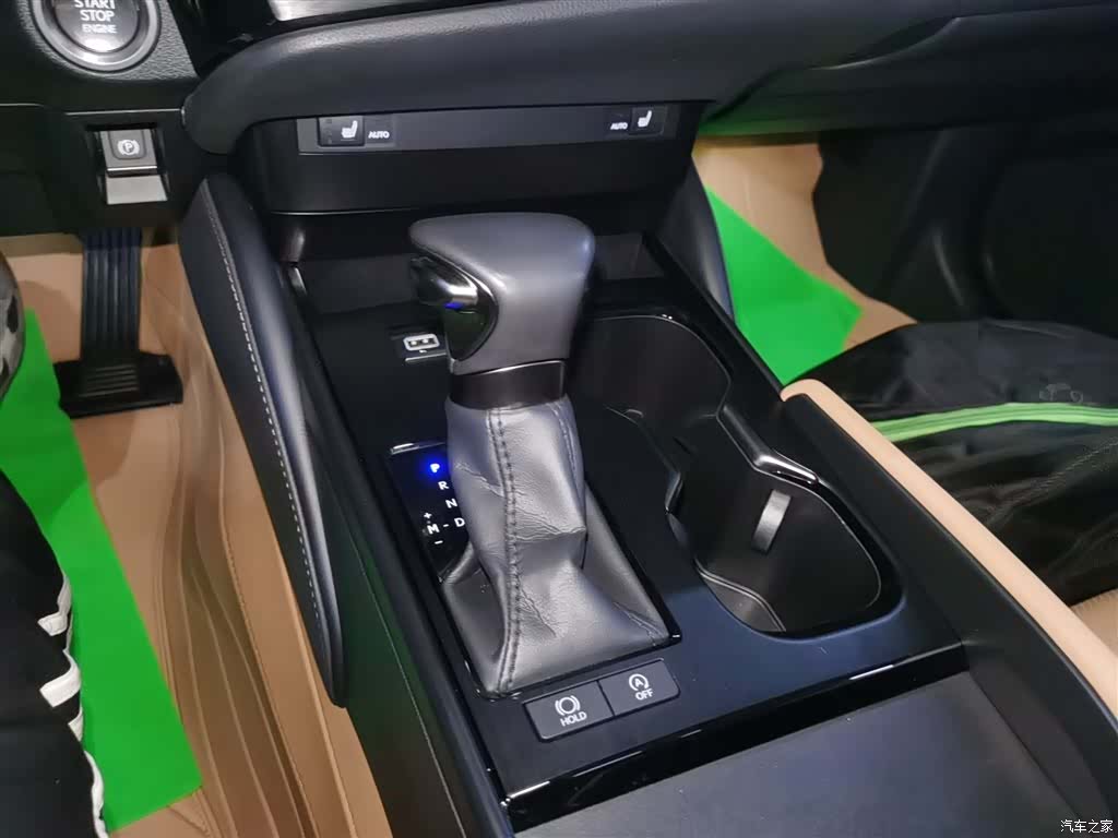 Lexus ES, 2023 10