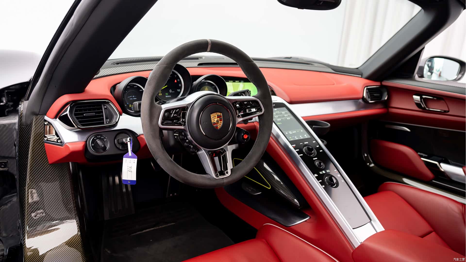 Porsche 918, 2016 6