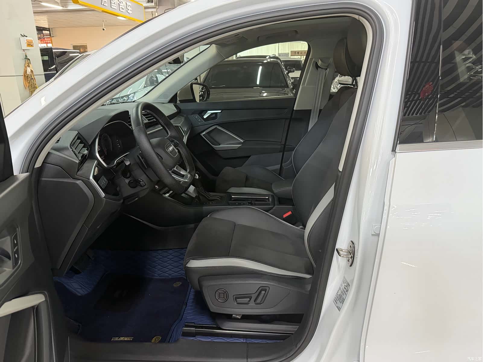 Audi Q3, 2022 4