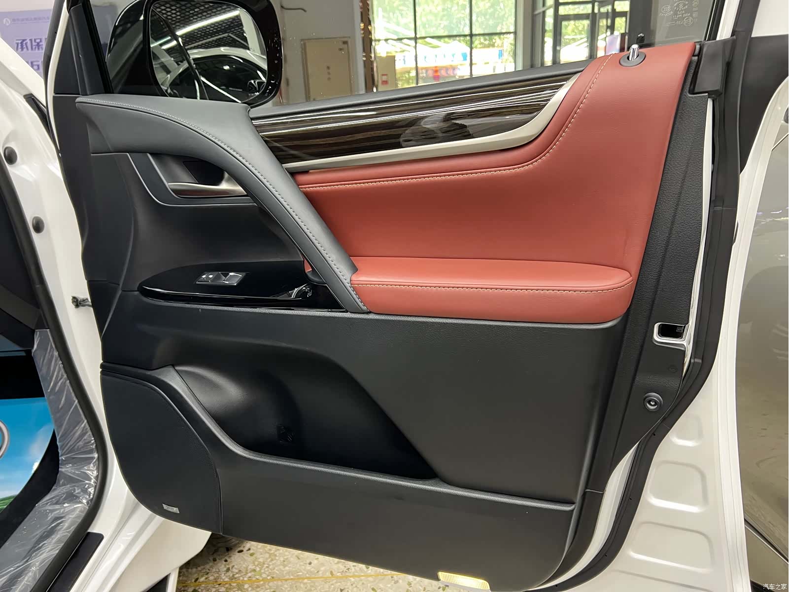 Lexus LX, 2018 25