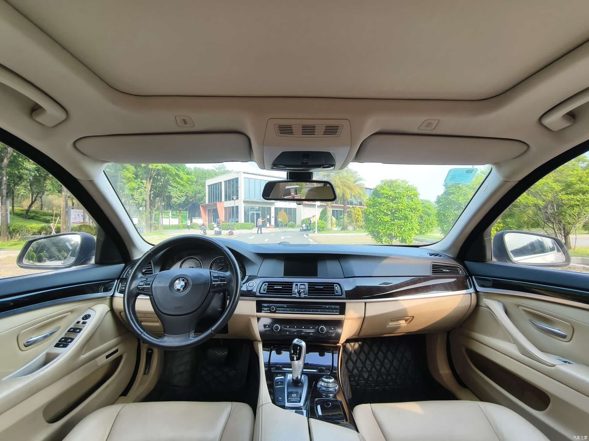 BMW 5 Series, 2012 19