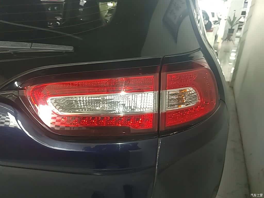 Jeep Cherokee, 2017 24