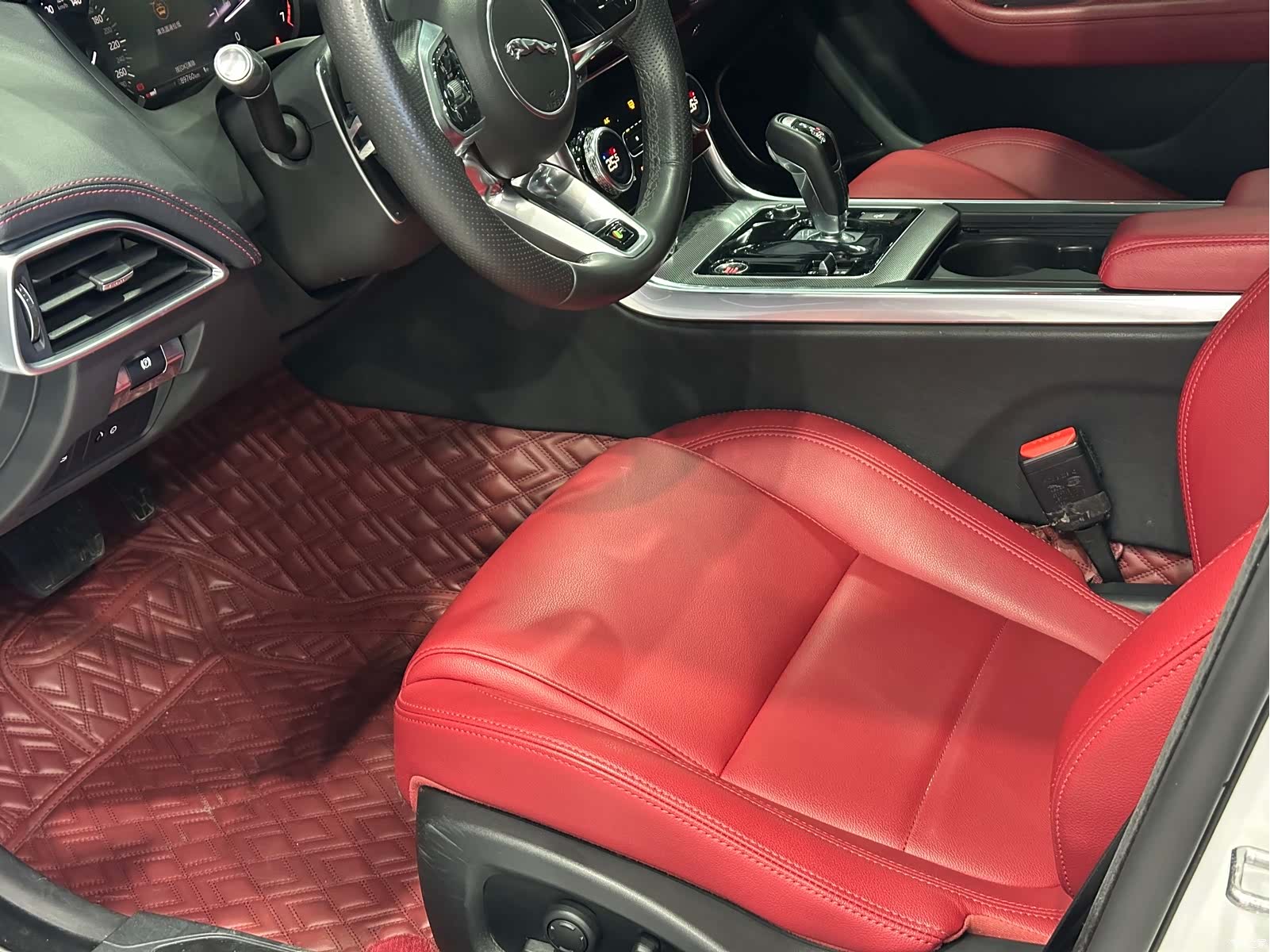 Land Rover XEL, 2021 12