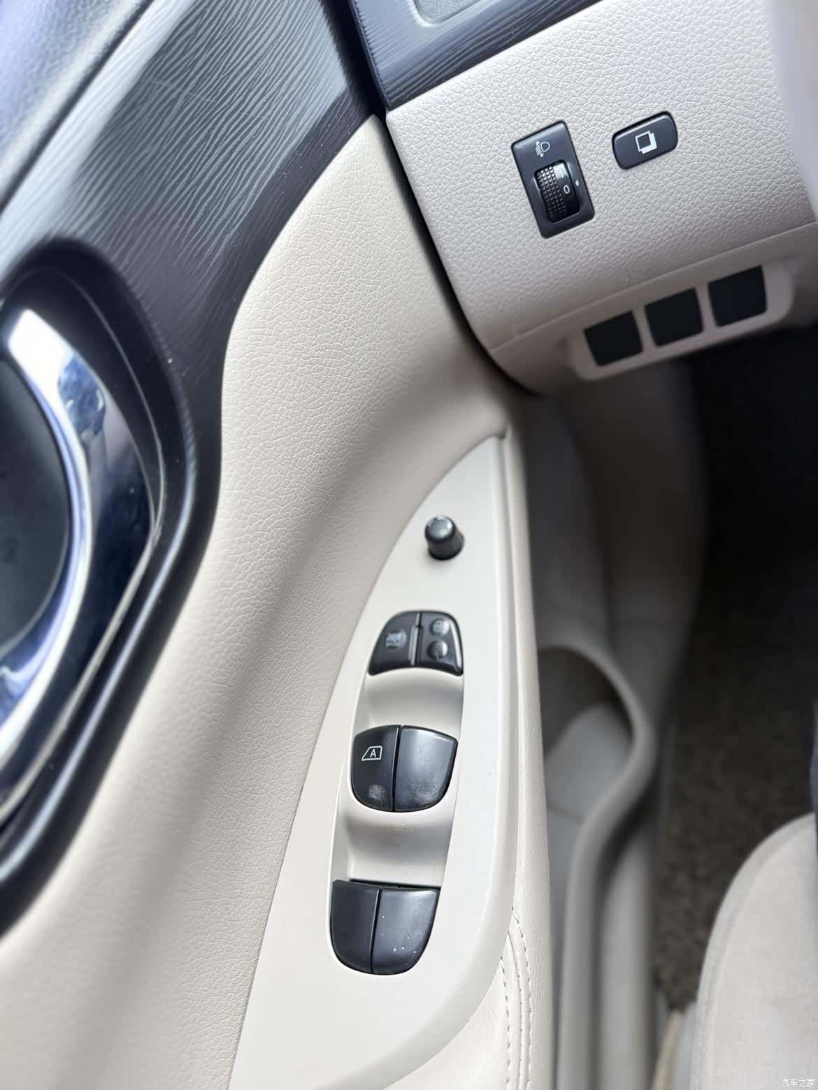 Nissan Tiida, 2012 14