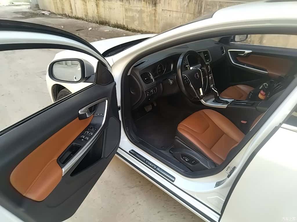 Volvo S60, 2017 16