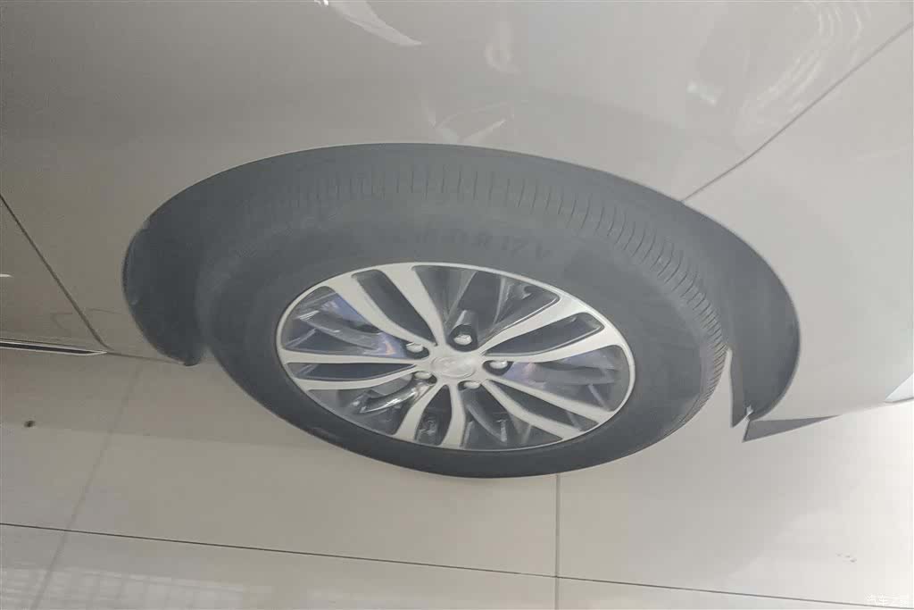 Buick GL8, 2024 6