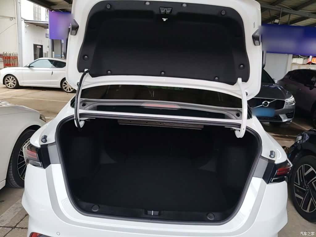 Geely Binray, 2023 19
