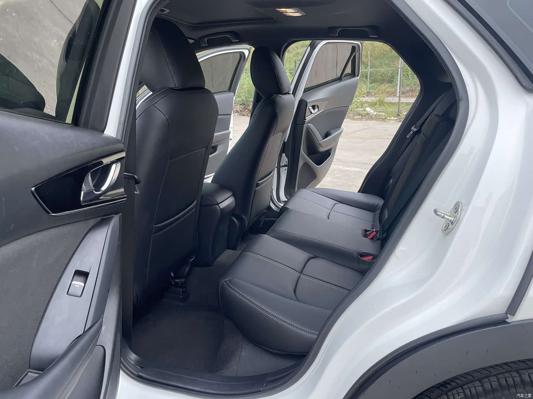 Mazda CX-4, 2023 8