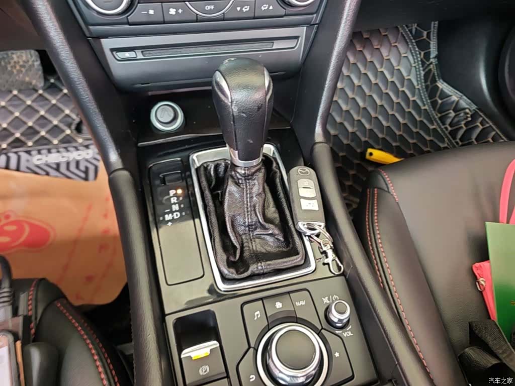 Mazda Mazda3, 2017 14