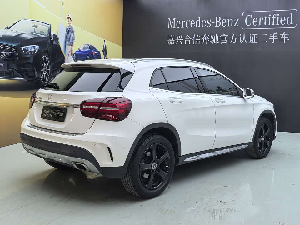 Mercedes-Benz GLA Mercedes-Benz GLA