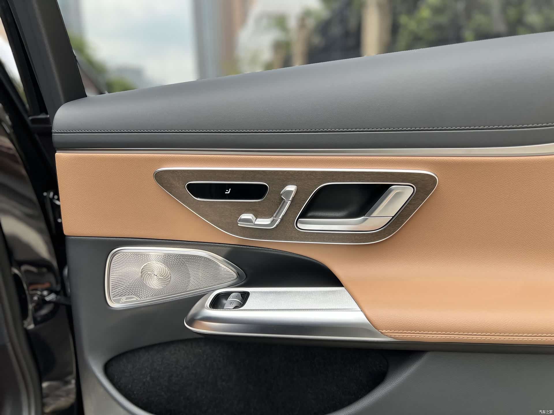 Mercedes-Benz E-Class, 2024 14