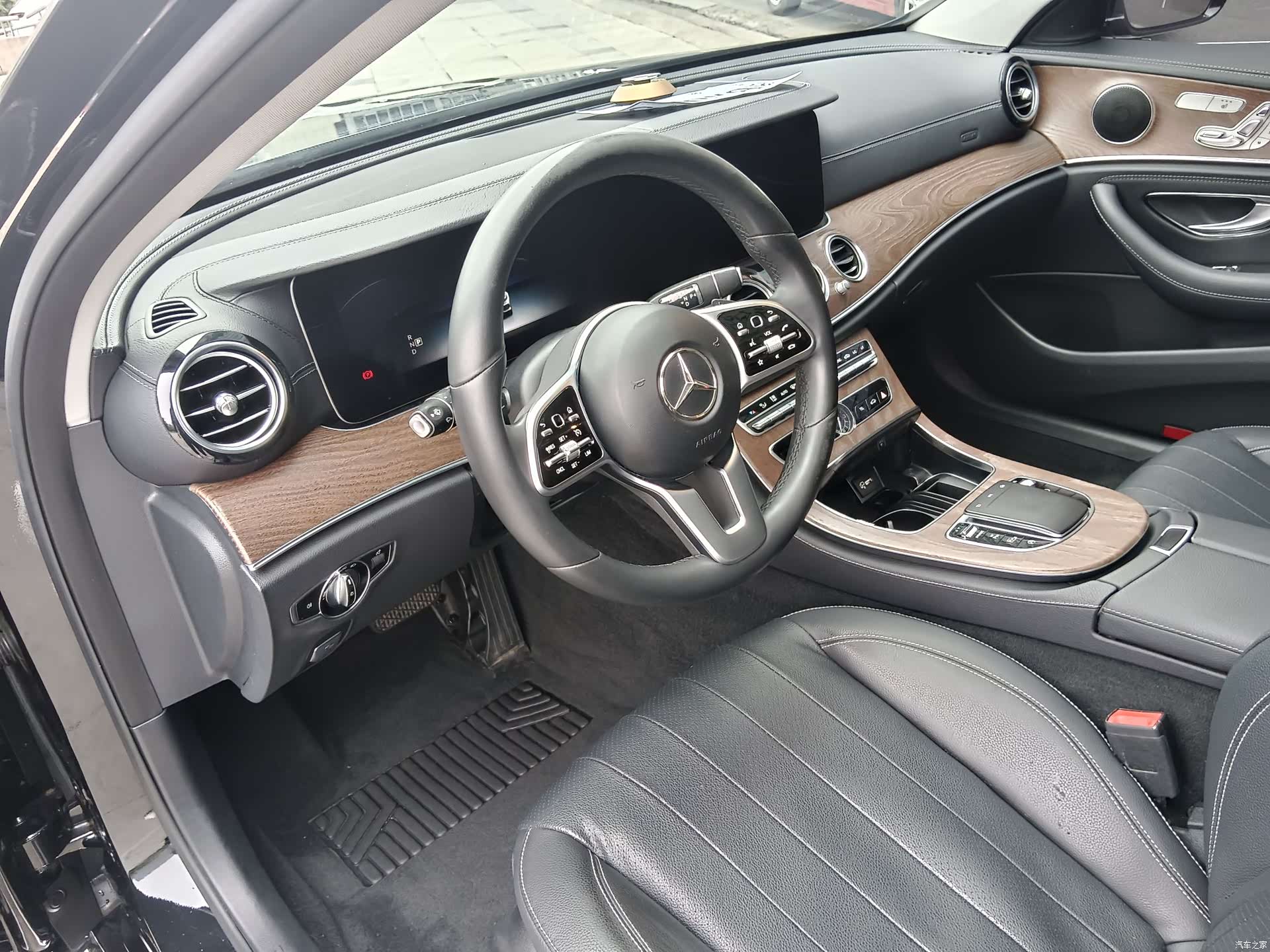 Mercedes-Benz E-Class, 2019 12