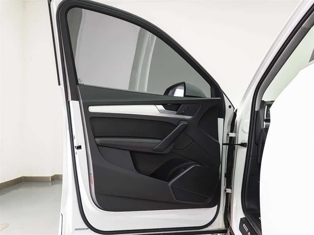 Audi Q5L, 2020 10