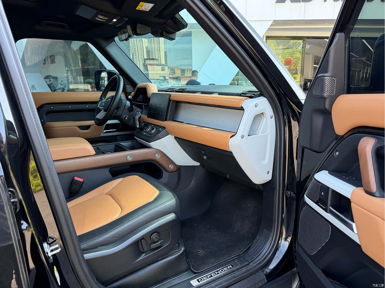 Land Rover Defender, 2023 8