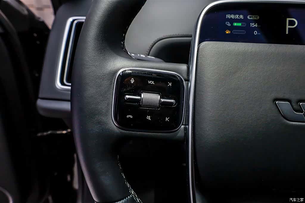 Li Auto L9, 2025 14