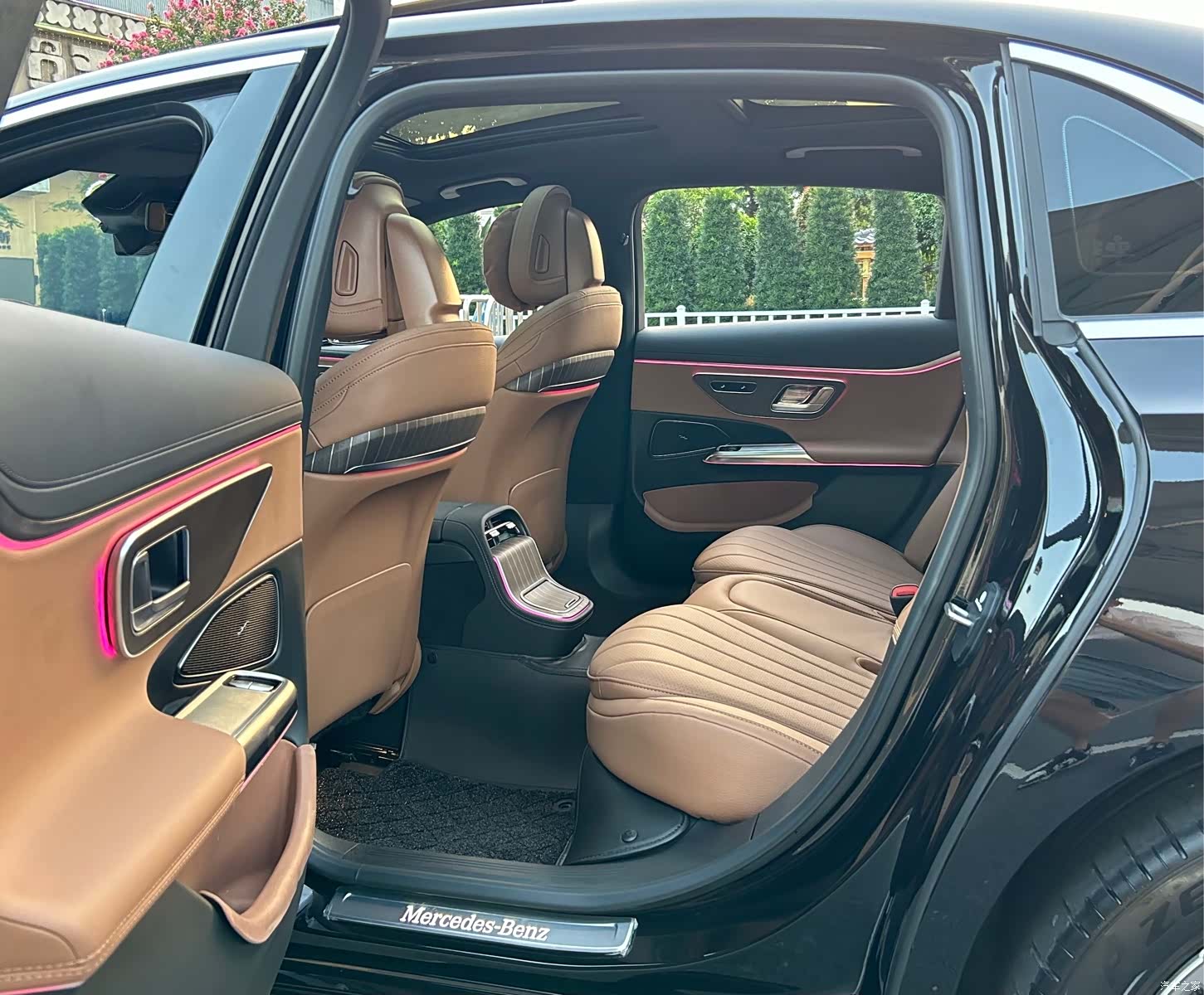 Mercedes-Benz E-Class, 2025 6