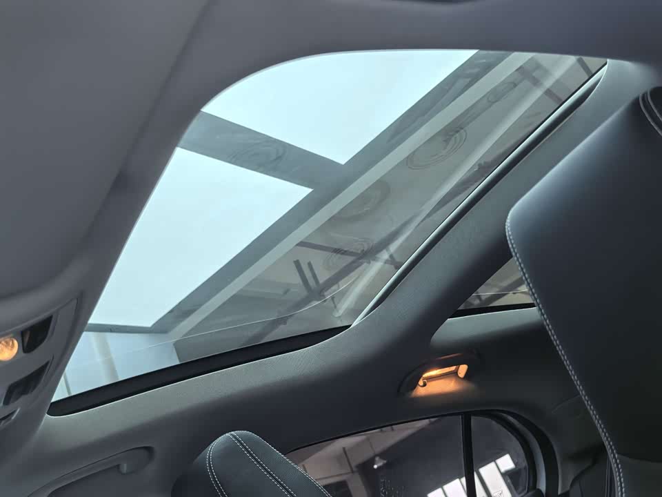 Mercedes-Benz GLA Mercedes-Benz GLA