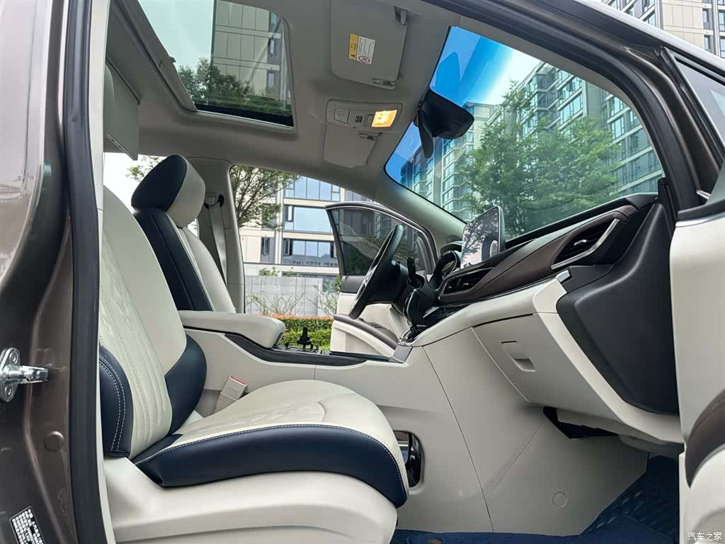 Buick GL8, 2022 все фото