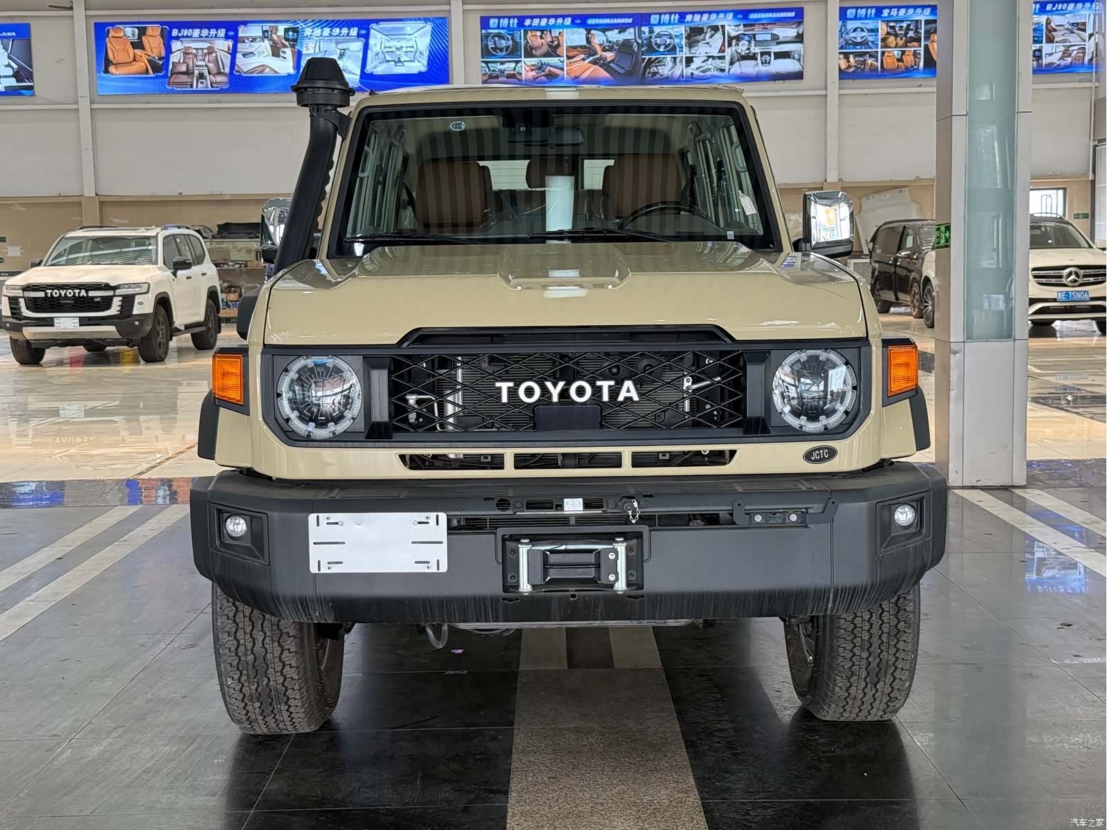 Toyota Land Cruiser, 1900 2