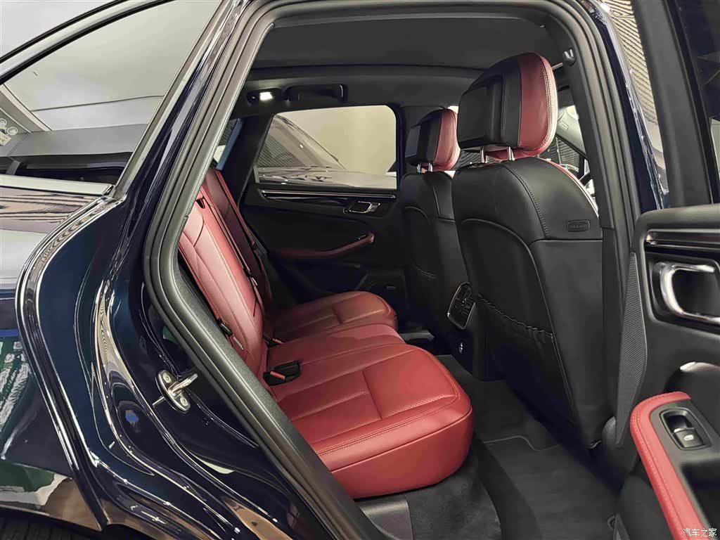 Porsche Macan, 2022 12